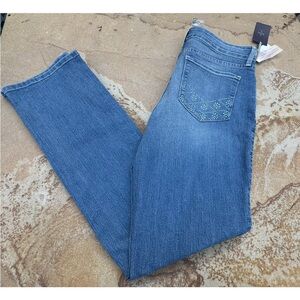 🆕🔖 NYDJ ✨Straight Leg Marilyn ✨Medium Rinse ✨Embellished Pocket Jeans✨ NWT!!